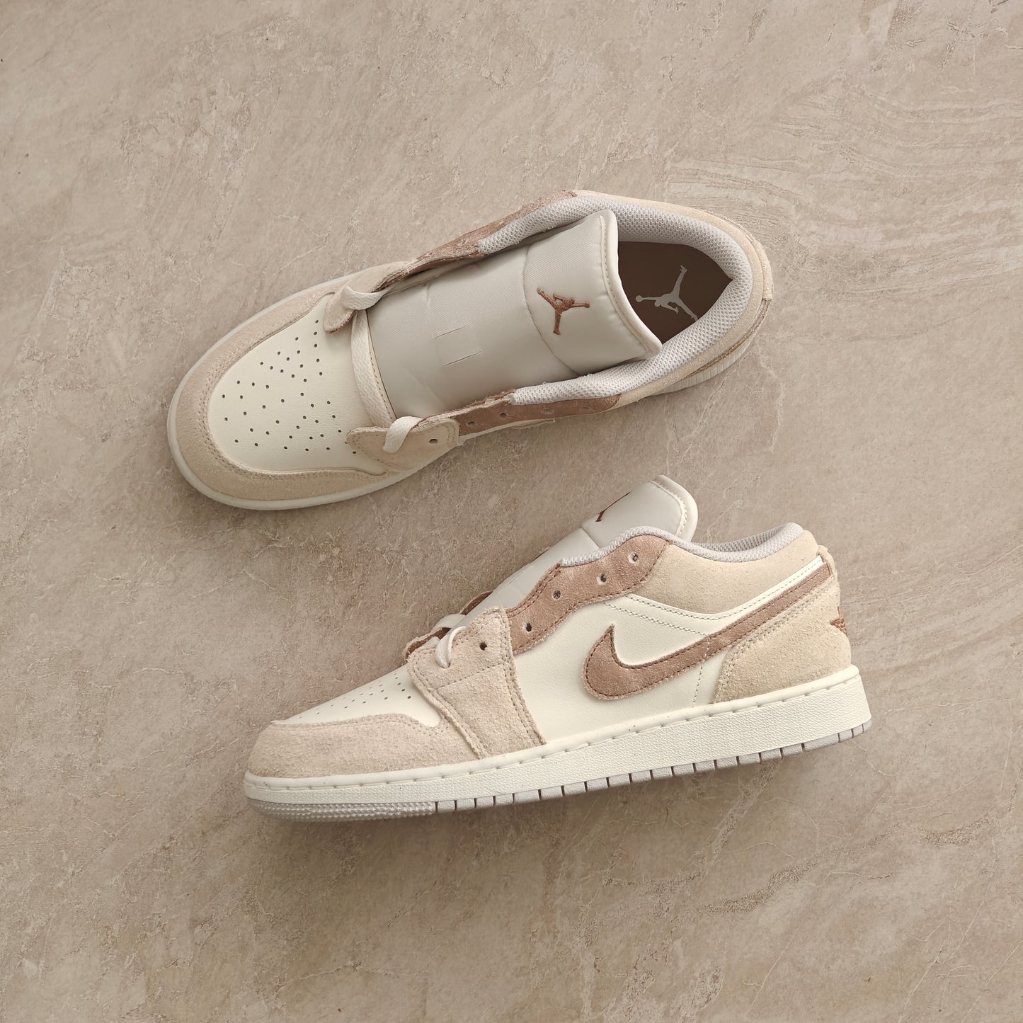 Jordan 1 Low SE Legend Light Brown