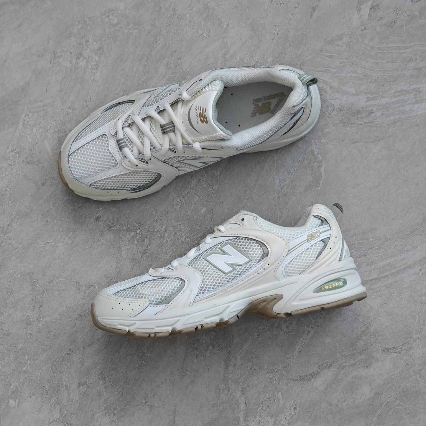 New Balance 530 Linen Stoneware