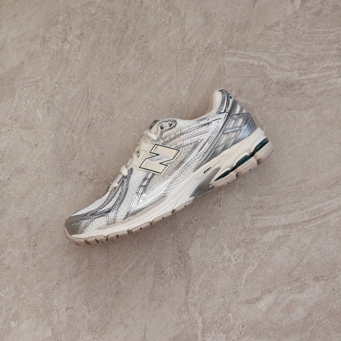 New Balance 1906R Silver Metallic Sea Salt