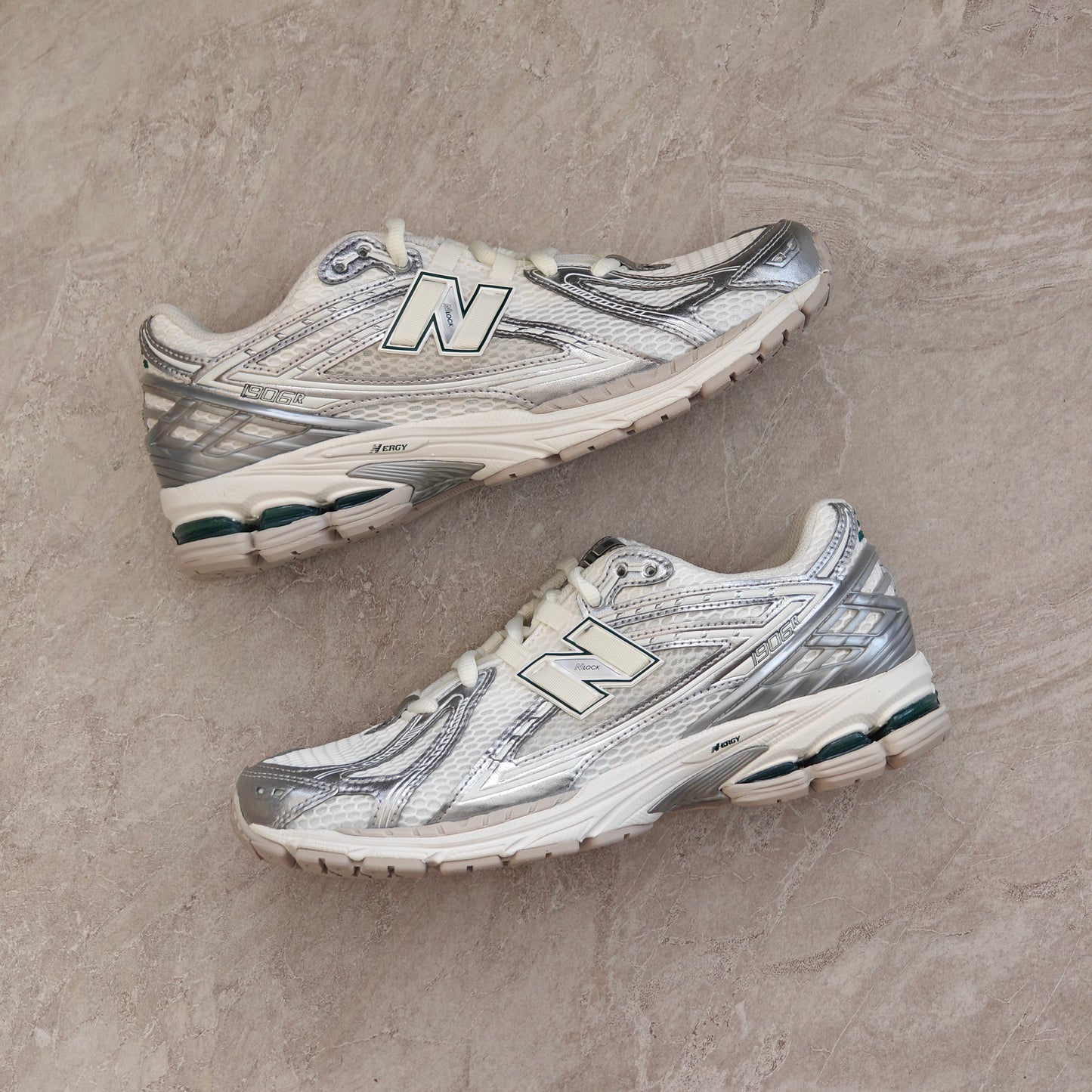 New Balance 1906R Silver Metallic Sea Salt