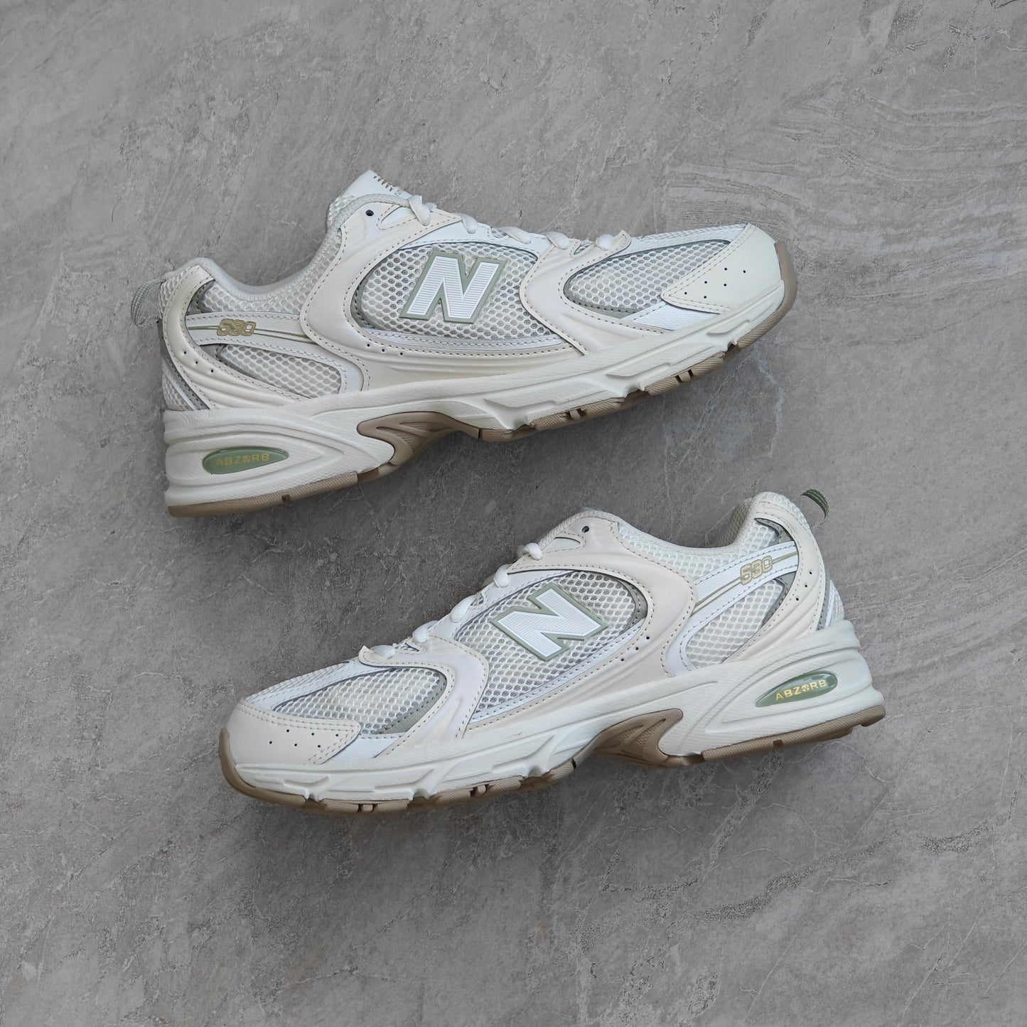 New Balance 530 Linen Stoneware
