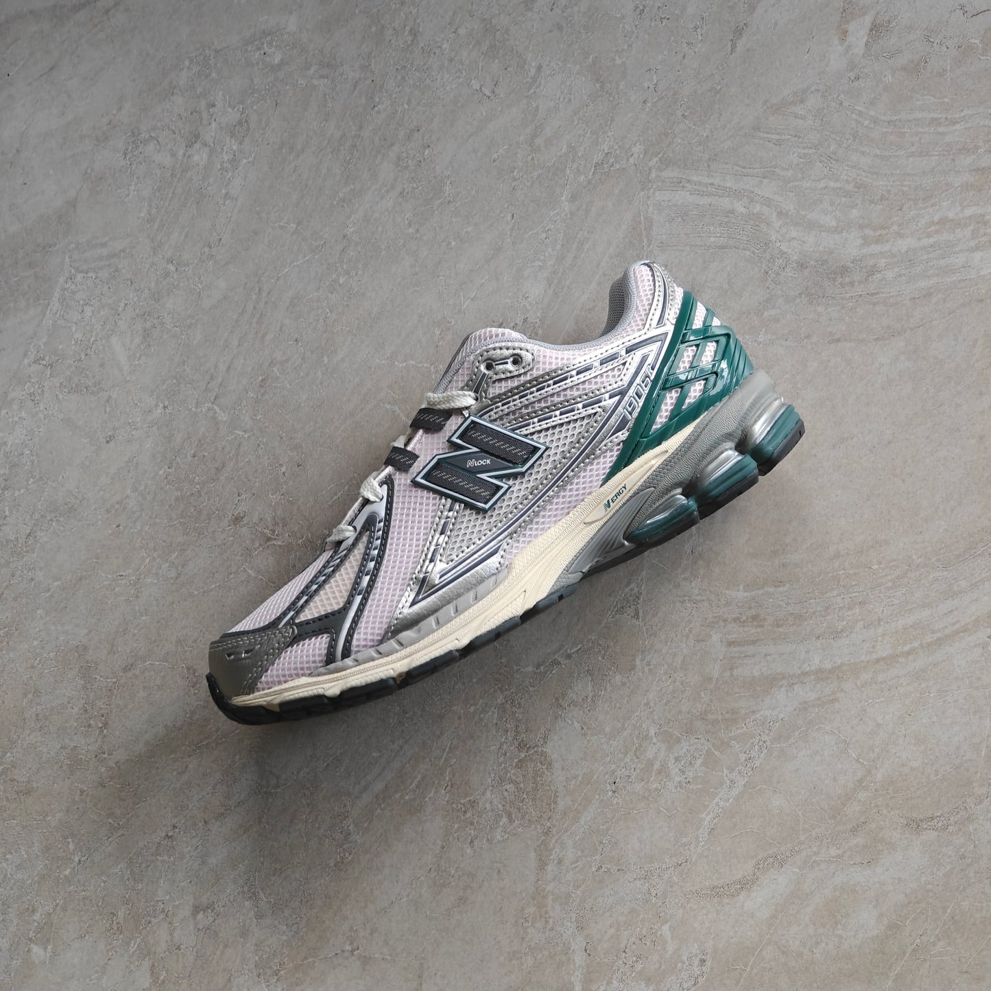 New Balance 1906R Granite Metallic Pink