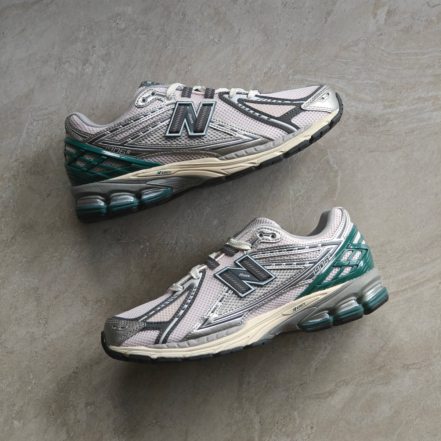 New Balance 1906R Granite Metallic Pink